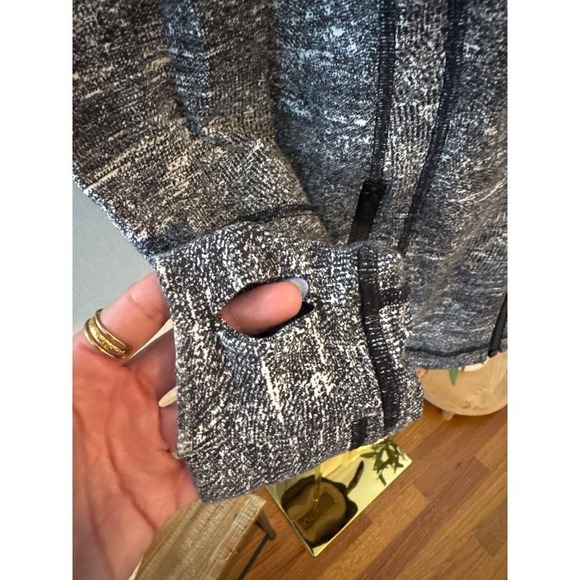 Lululemon Define Jacket Size 10 Womens Yoga Stretch Thumbholes Workout Gym - Picture 7 of 9